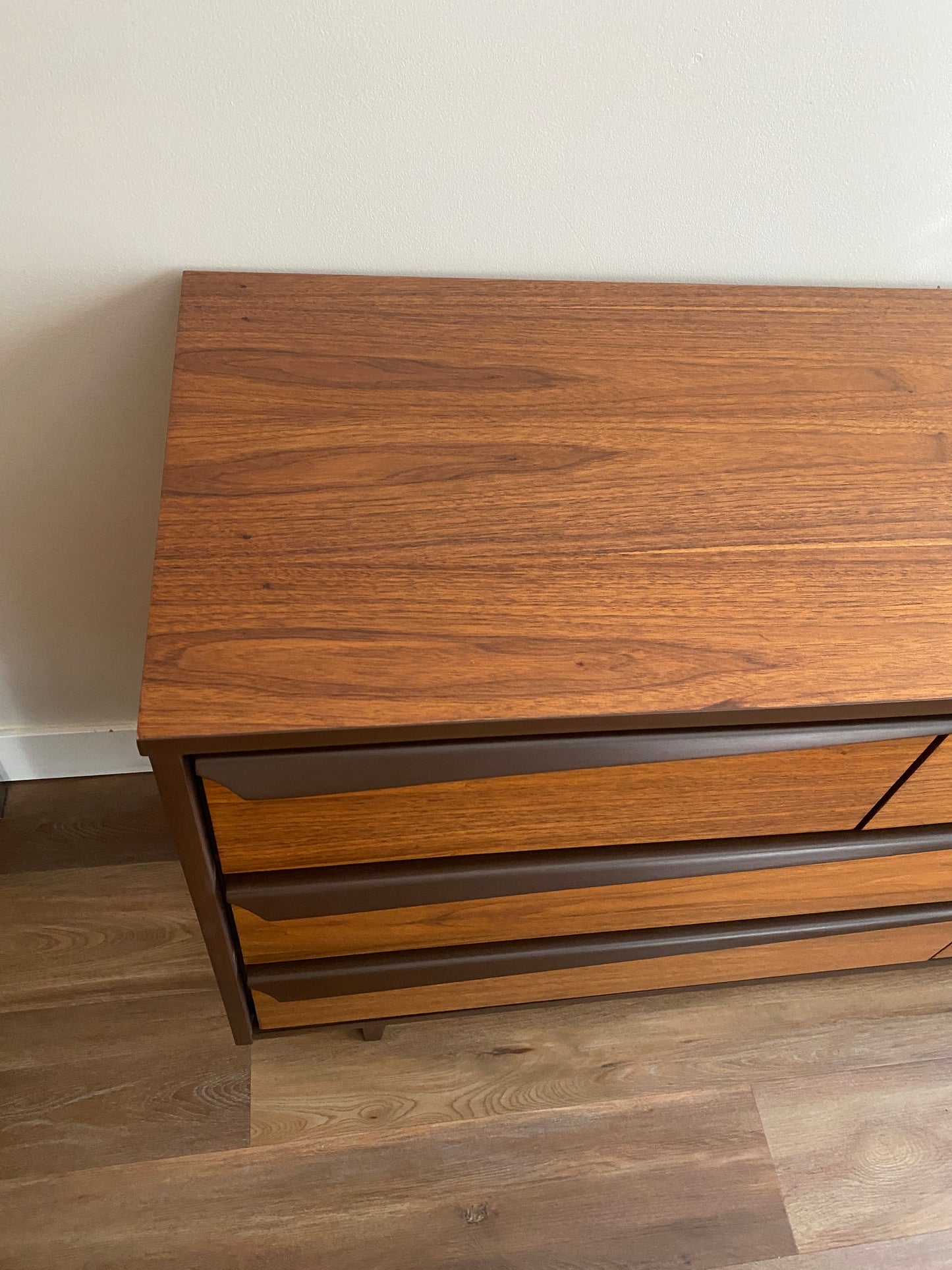 Vintage Mid Century Modern 7 Drawer Dresser with Angled Pulls by Vic Art for Victoriaville Furniture