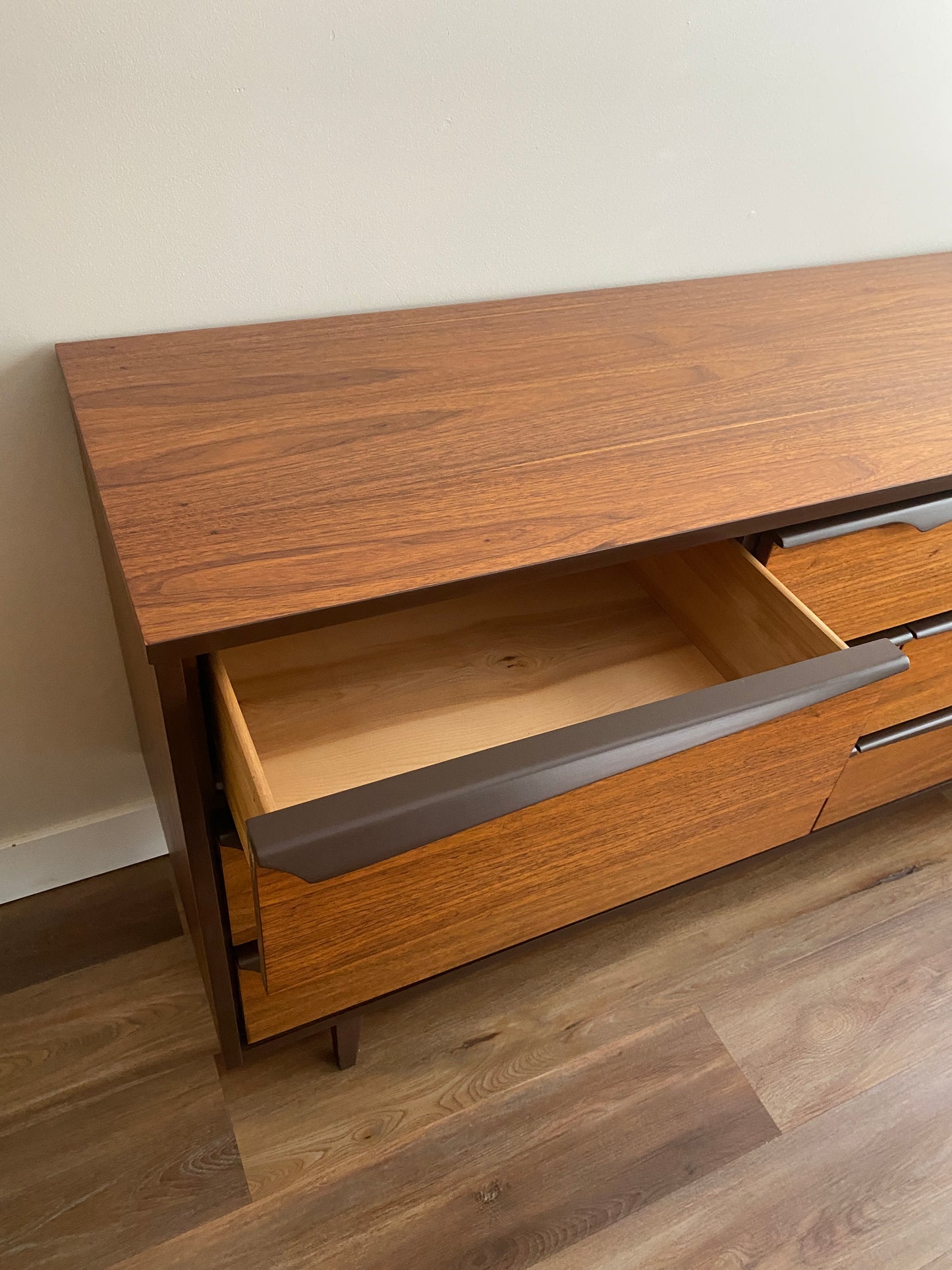 Vintage Mid Century Modern 7 Drawer Dresser with Angled Pulls by Vic Art for Victoriaville Furniture