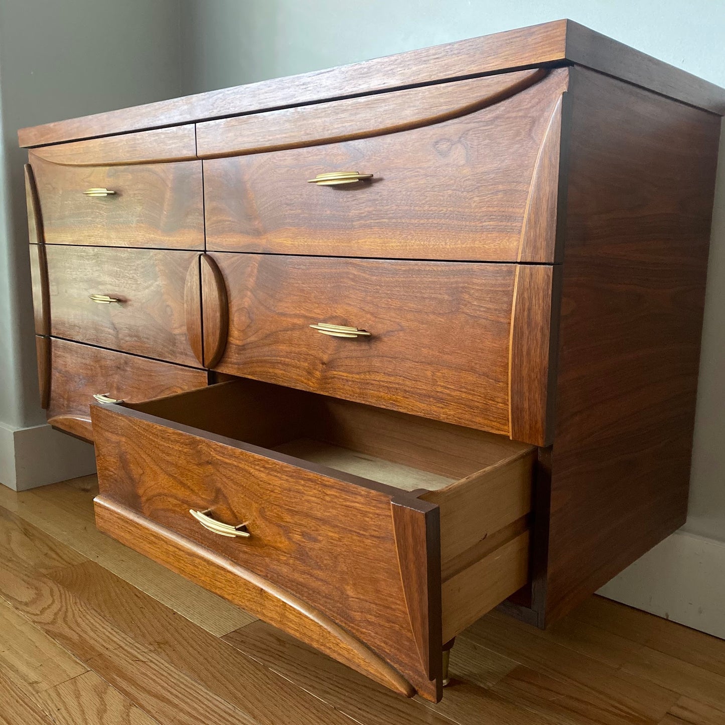Vintage Mid Century Modern 6 Drawer Dresser