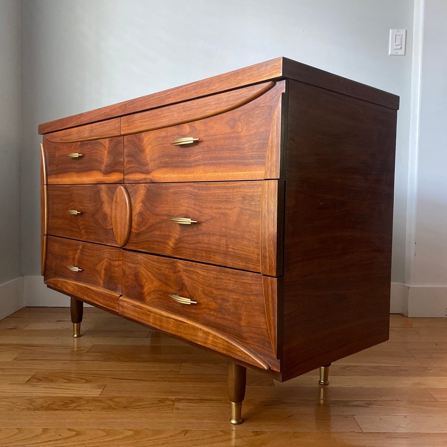Vintage Mid Century Modern 6 Drawer Dresser