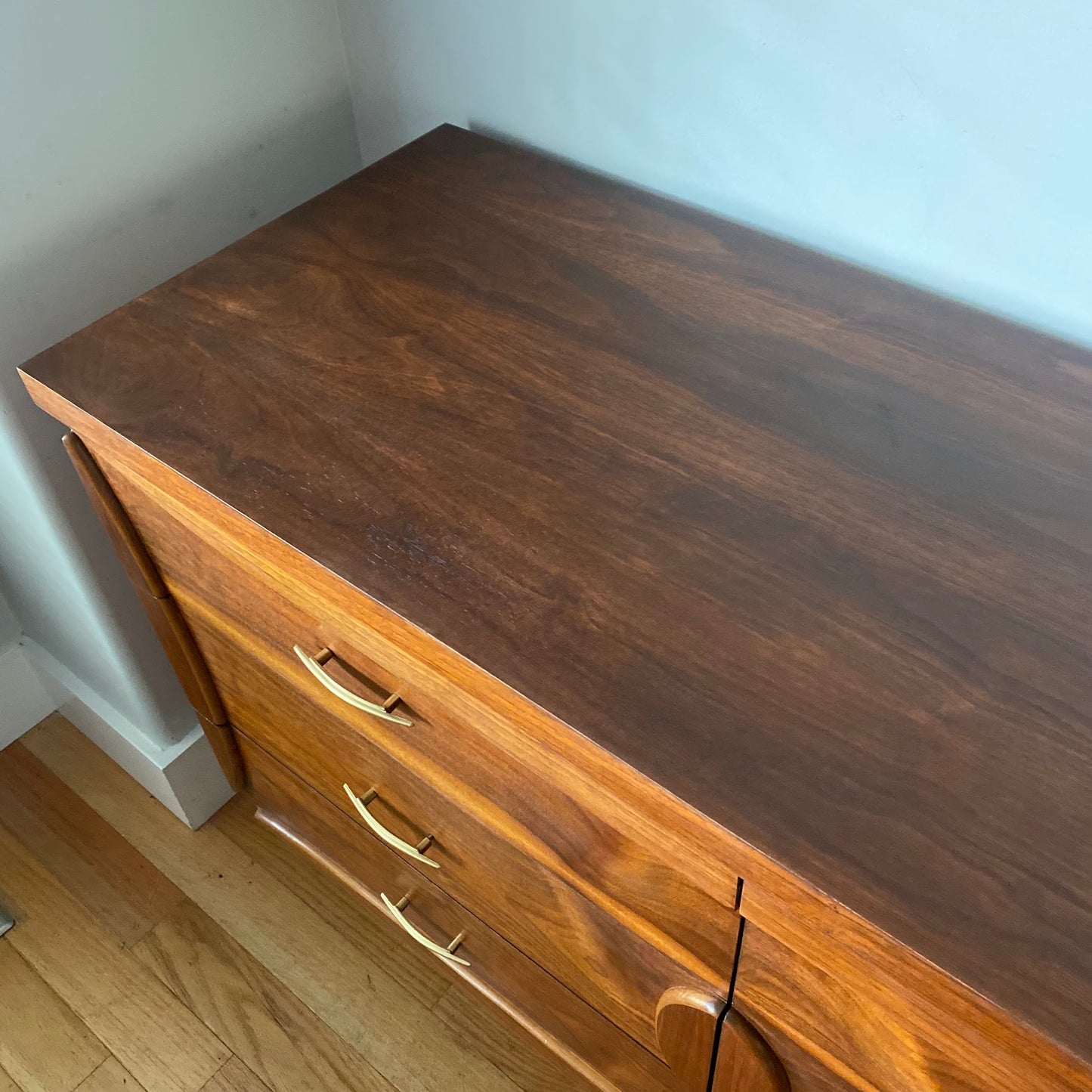 Vintage Mid Century Modern 6 Drawer Dresser