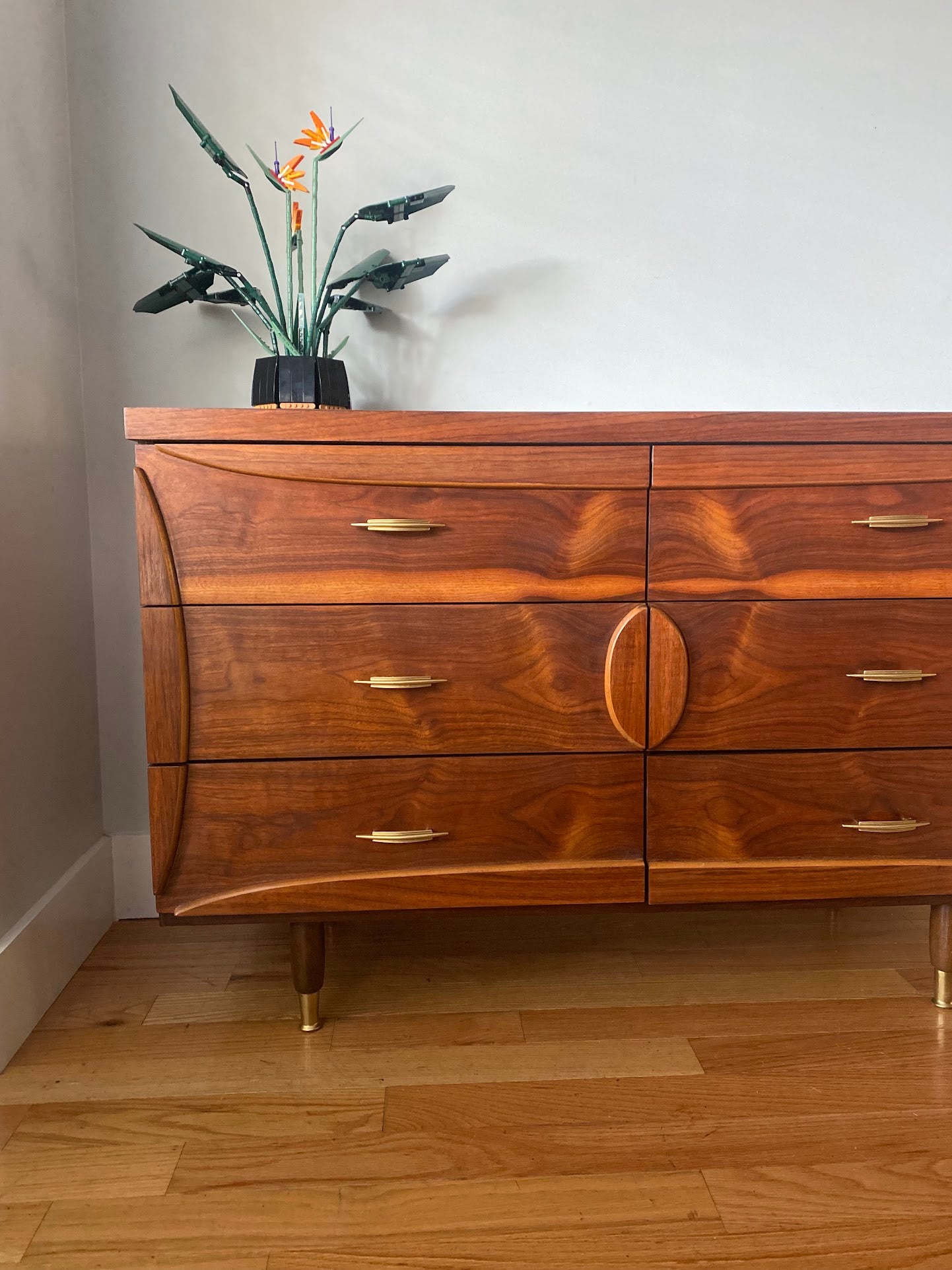 Vintage Mid Century Modern 6 Drawer Dresser