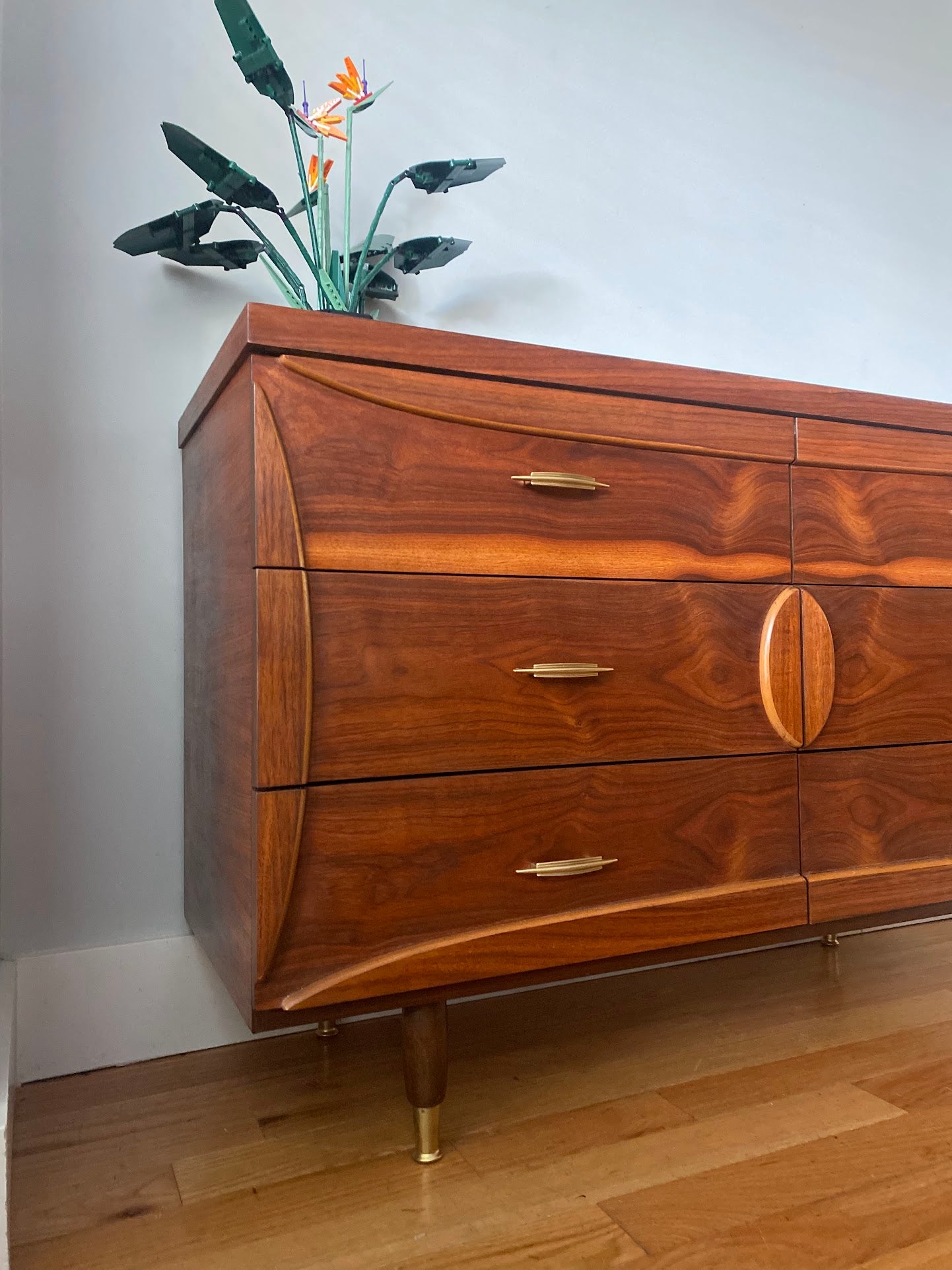 Vintage Mid Century Modern 6 Drawer Dresser