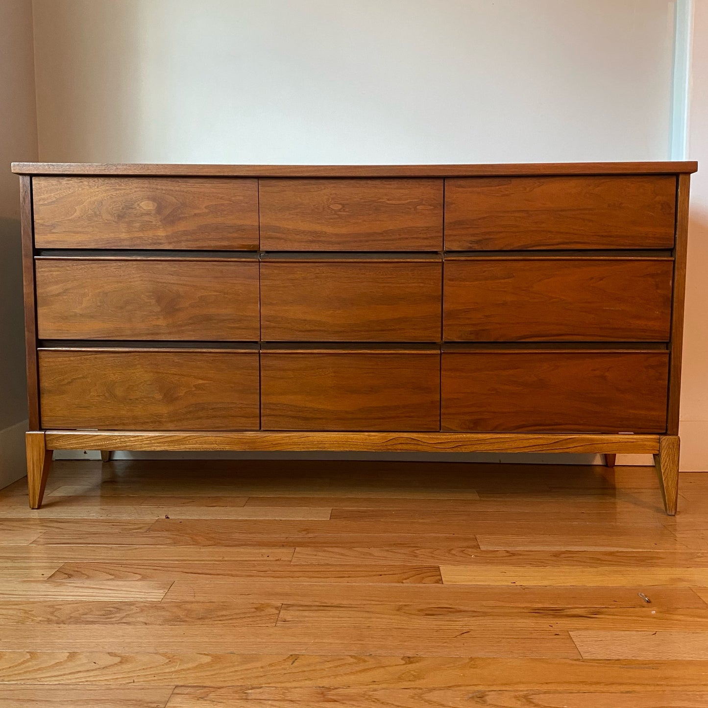 Vintage Mid-century Modern 9 Drawer Dresser by Peppler's