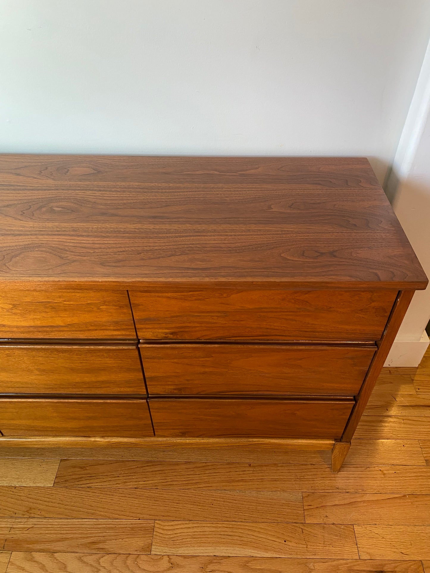Vintage Mid-century Modern 9 Drawer Dresser by Peppler's