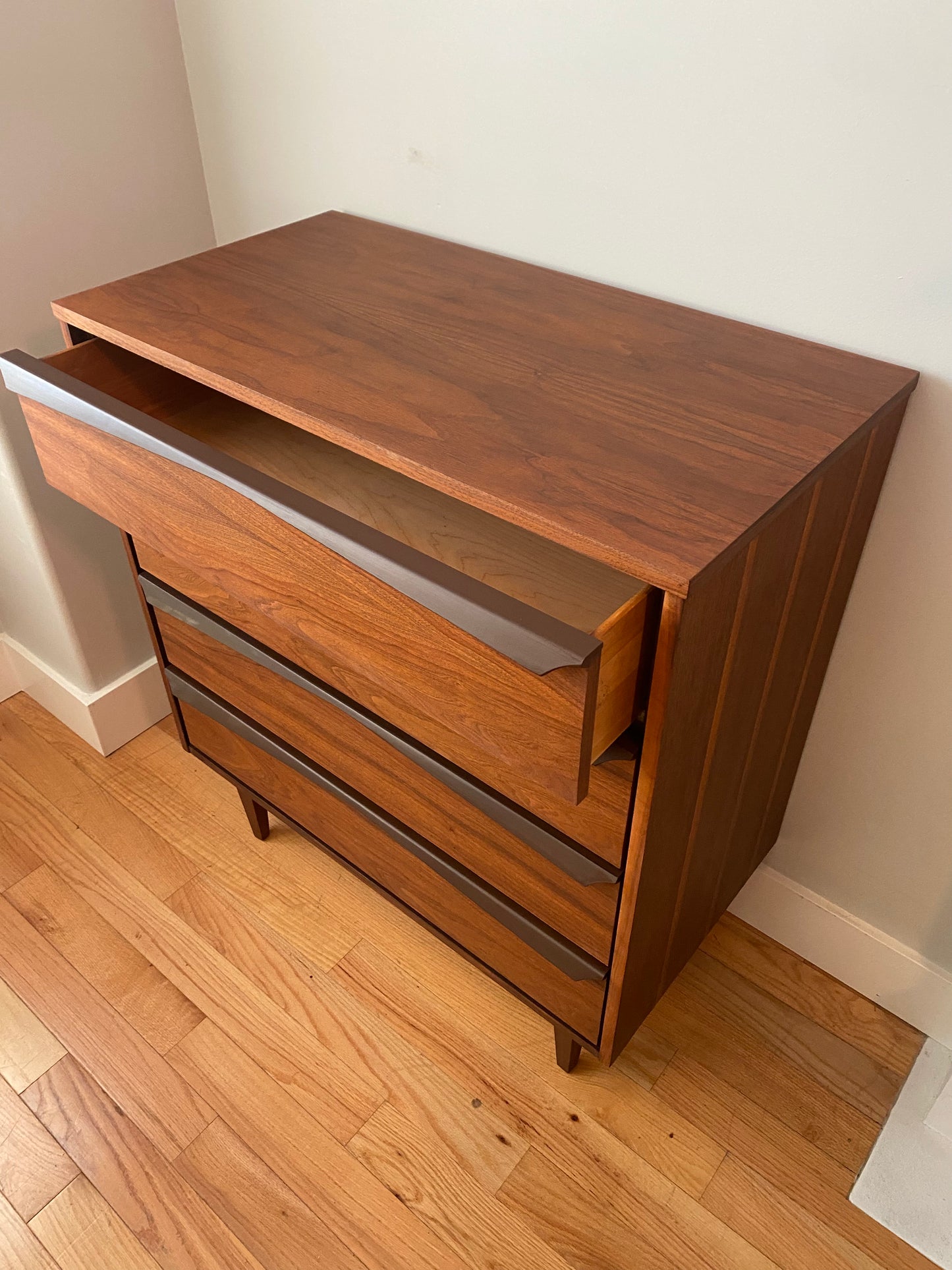 Vintage Mid-century Modern Vic Art 4 Drawer Tall Dresser