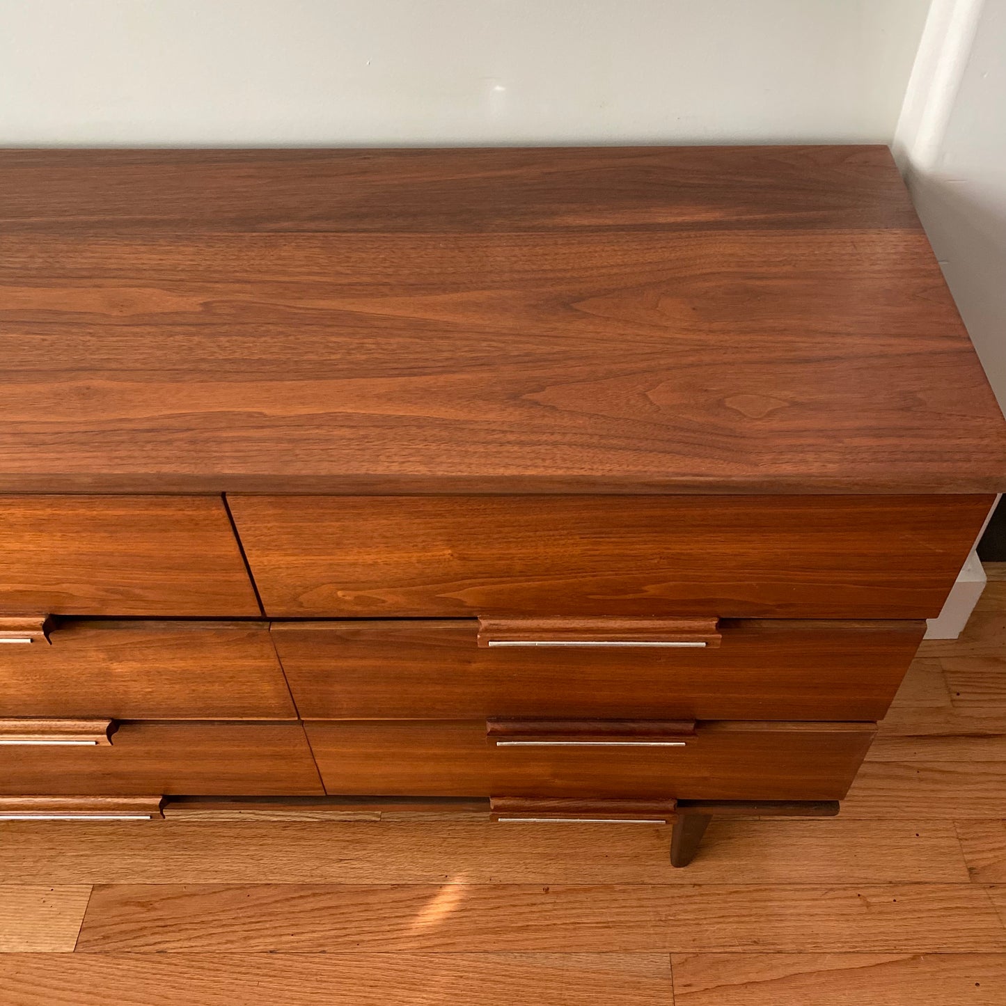 Vintage Mid-century Modern 9 Drawer Dresser