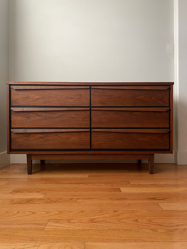 Vintage Mid-century Modern 6 Drawer Walnut Wood Dresser