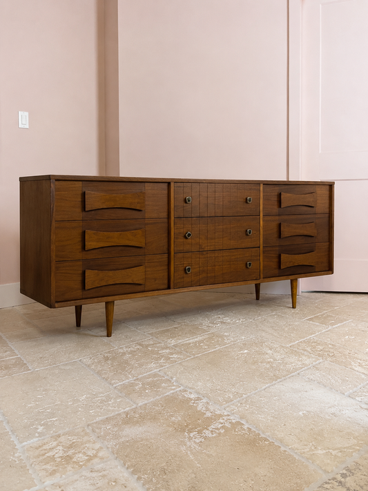 What Most Furniture Flippers Won’t Tell You About Wood Finishes