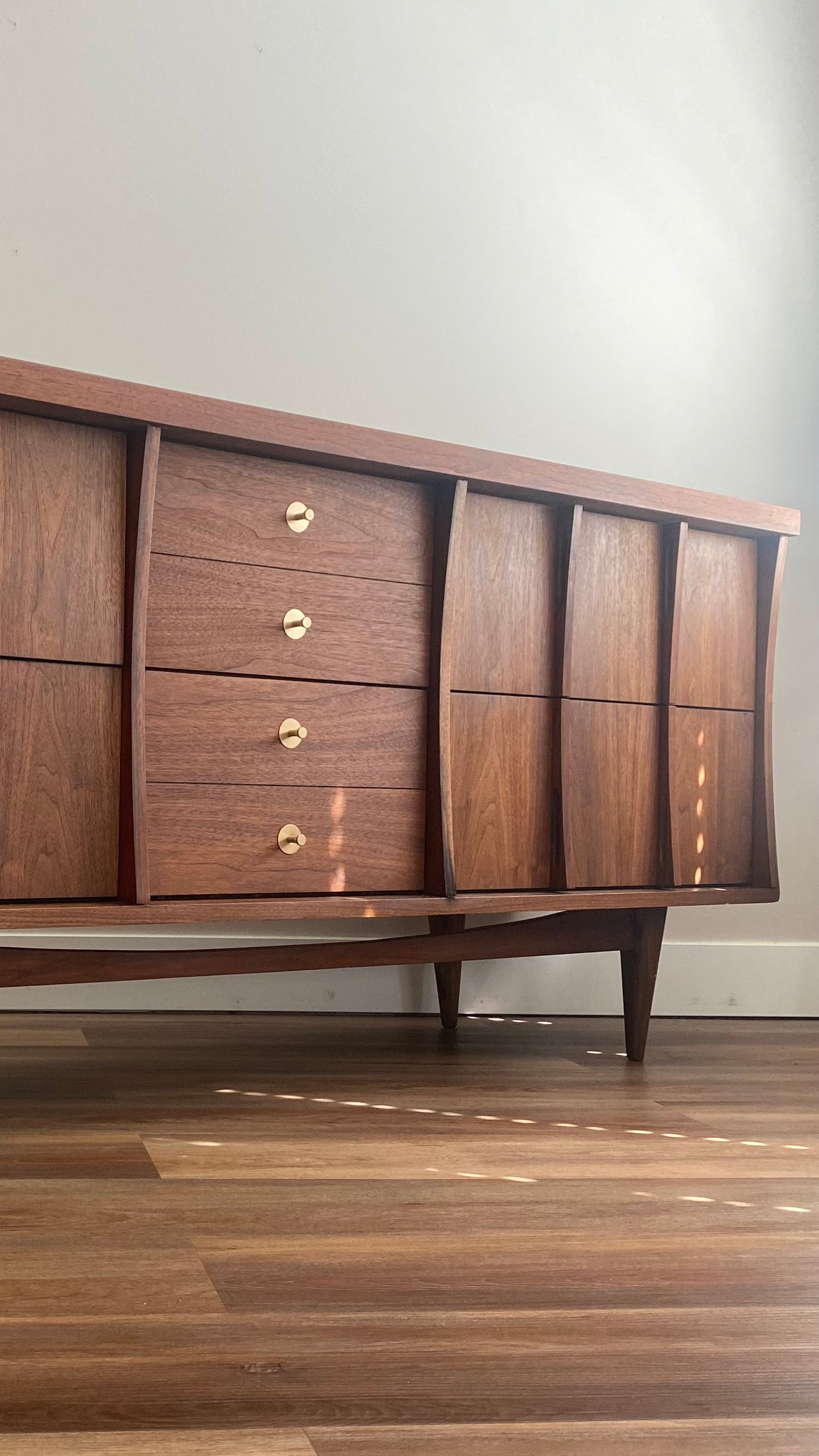 Vintage Mid Century Dresser with 6 drawers, gold hardware and sculptural leg base